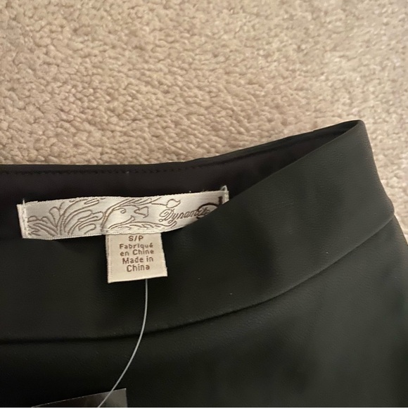 NWT Dynamite Faux Leather Mini Skirt - Picture 4 of 5